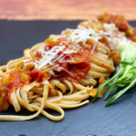 ricetta-primo-piatto-linguine-e-puntarelle-al-sugo-saporido