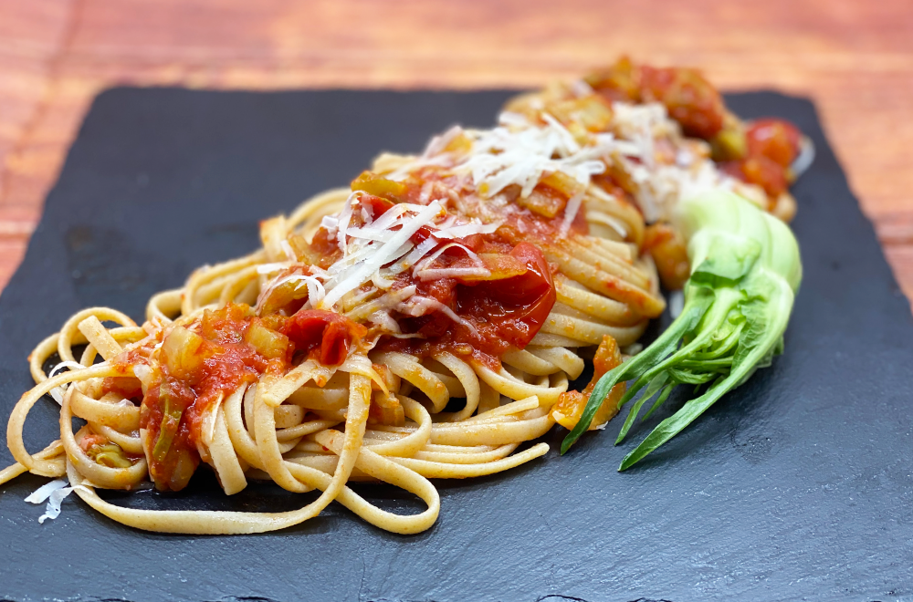 ricetta-primo-piatto-linguine-e-puntarelle-al-sugo-saporido