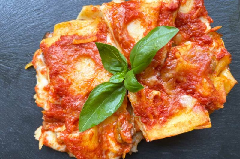 Paccheri al Forno con Funghi e Scamorza al Sugo Ricetta Saporita