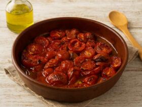 Pomodori al Forno: Contorno Facile e Saporito